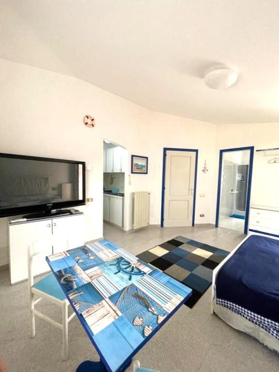 Imperia85 Lt Hotell Olbia Eksteriør bilde